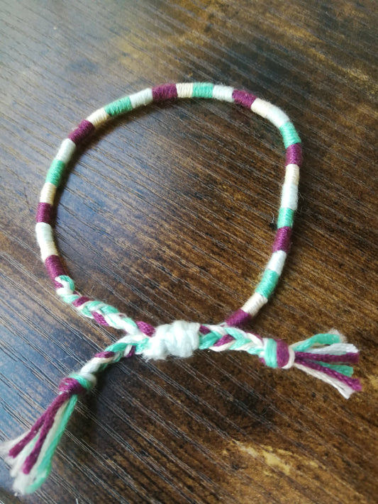 Bracelet tissé en coton modèle menthe sauvage