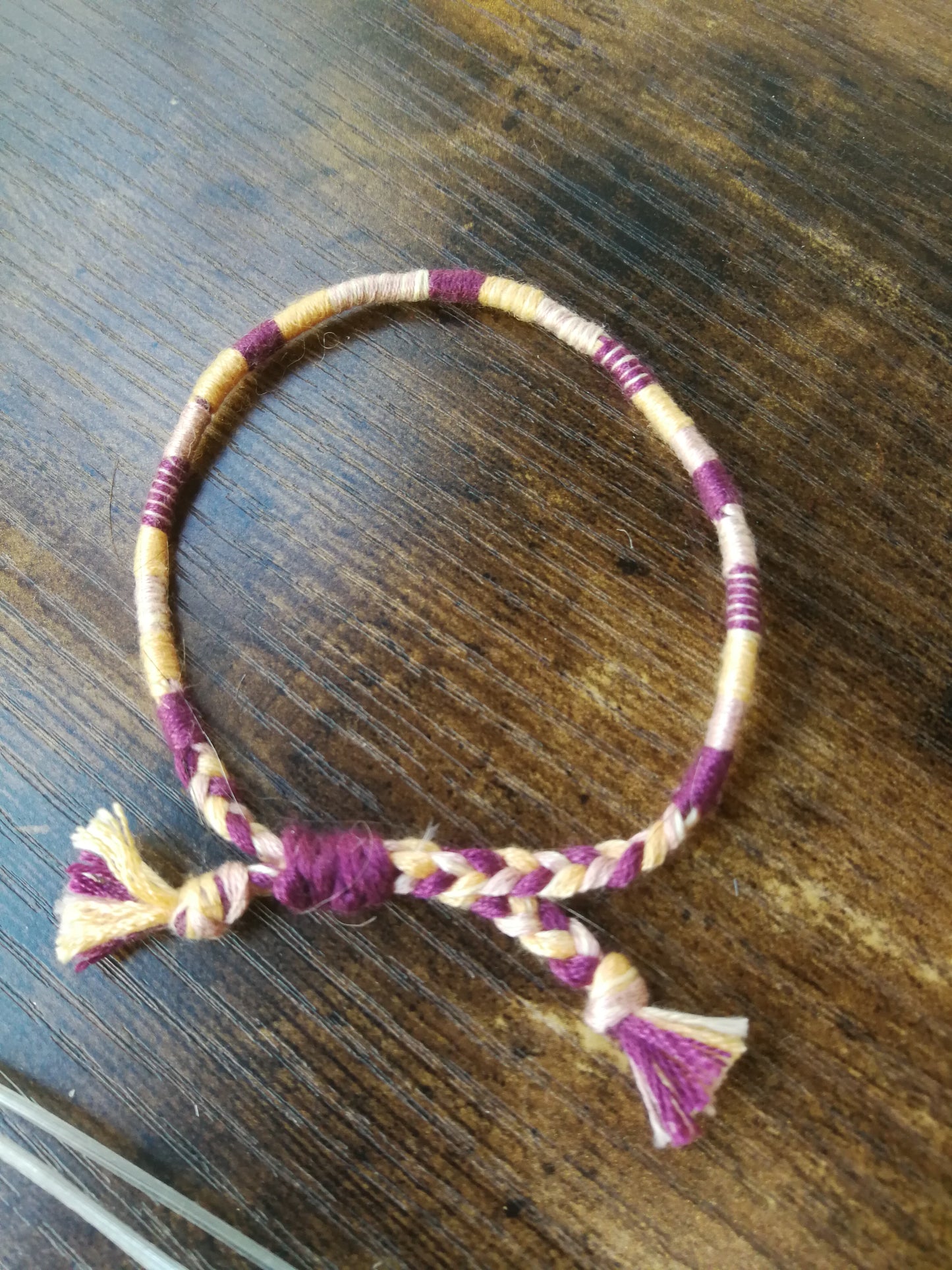 Bracelet tissé en coton modèle village du Sud